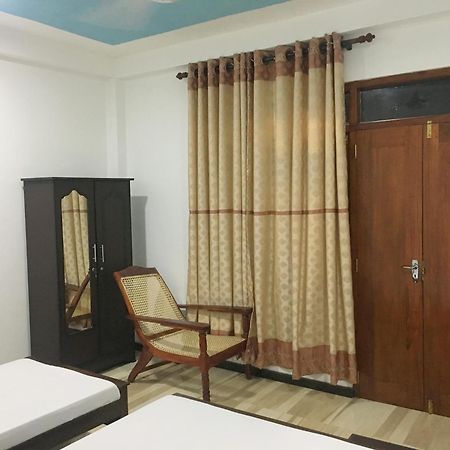 Anthony Guesthouse Hikkaduwa Bagian luar foto