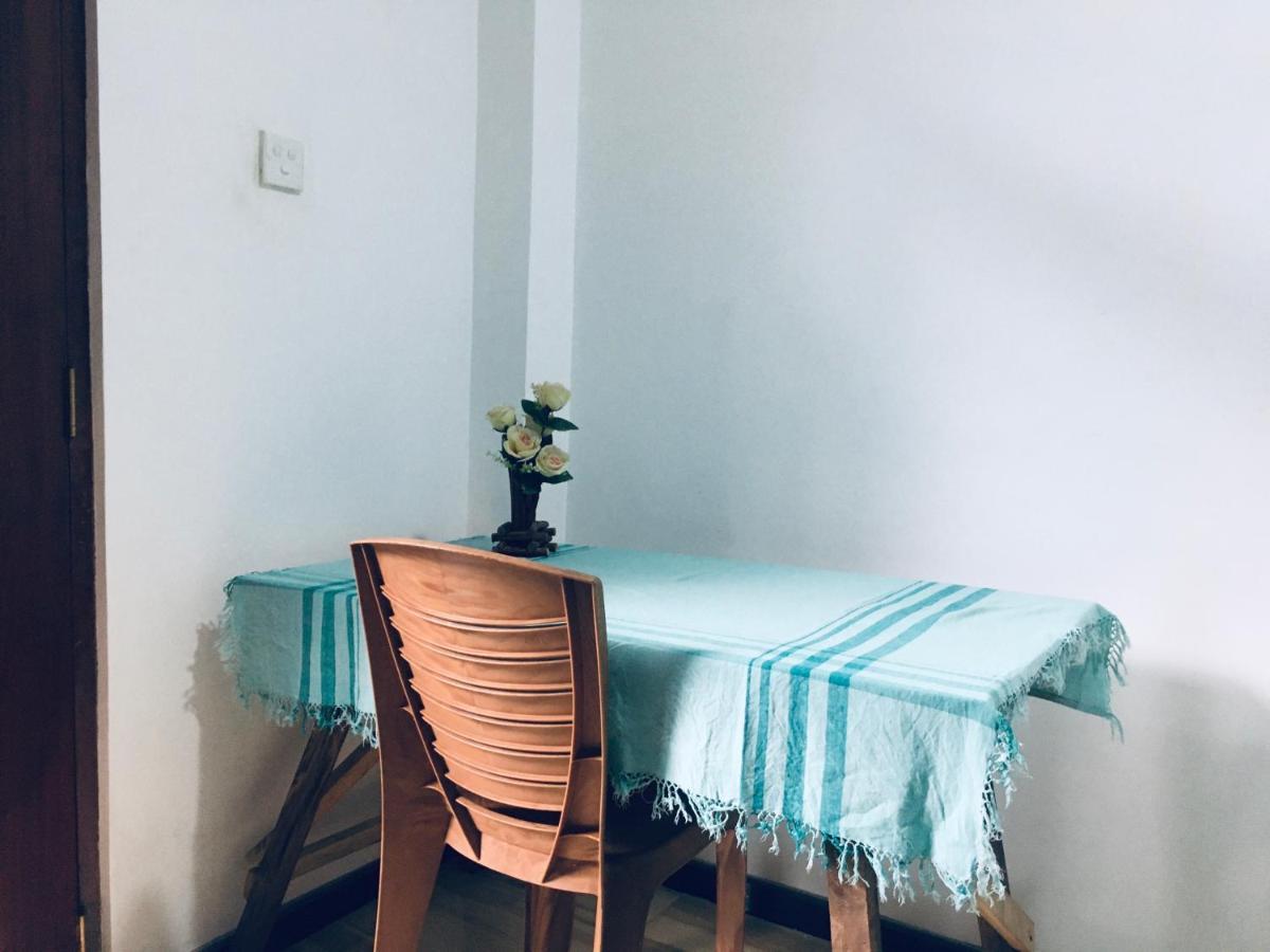 Anthony Guesthouse Hikkaduwa Bagian luar foto
