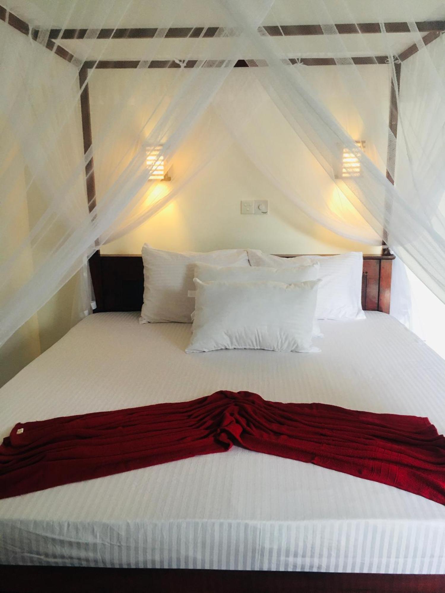 Anthony Guesthouse Hikkaduwa Bagian luar foto