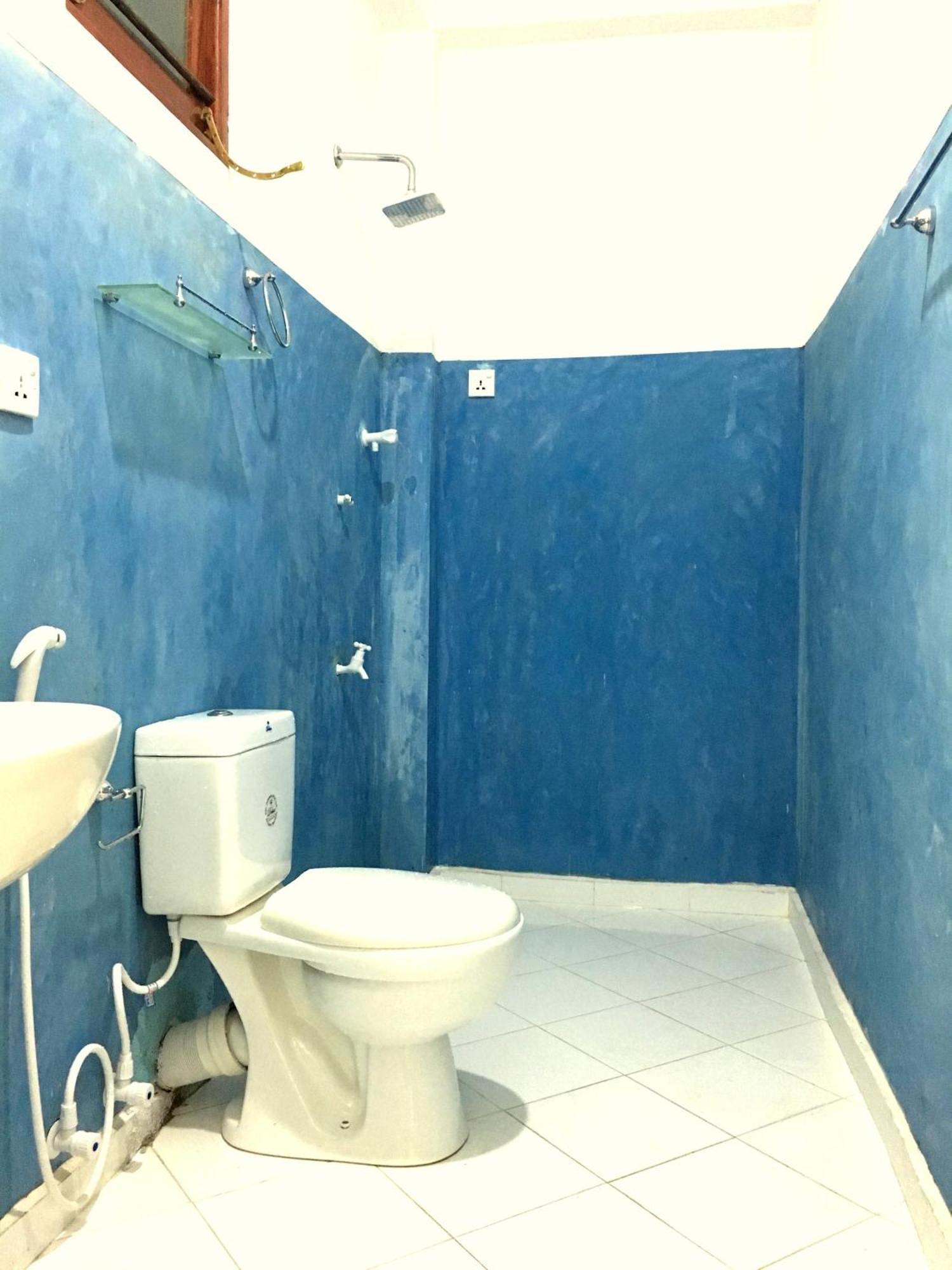 Anthony Guesthouse Hikkaduwa Bagian luar foto