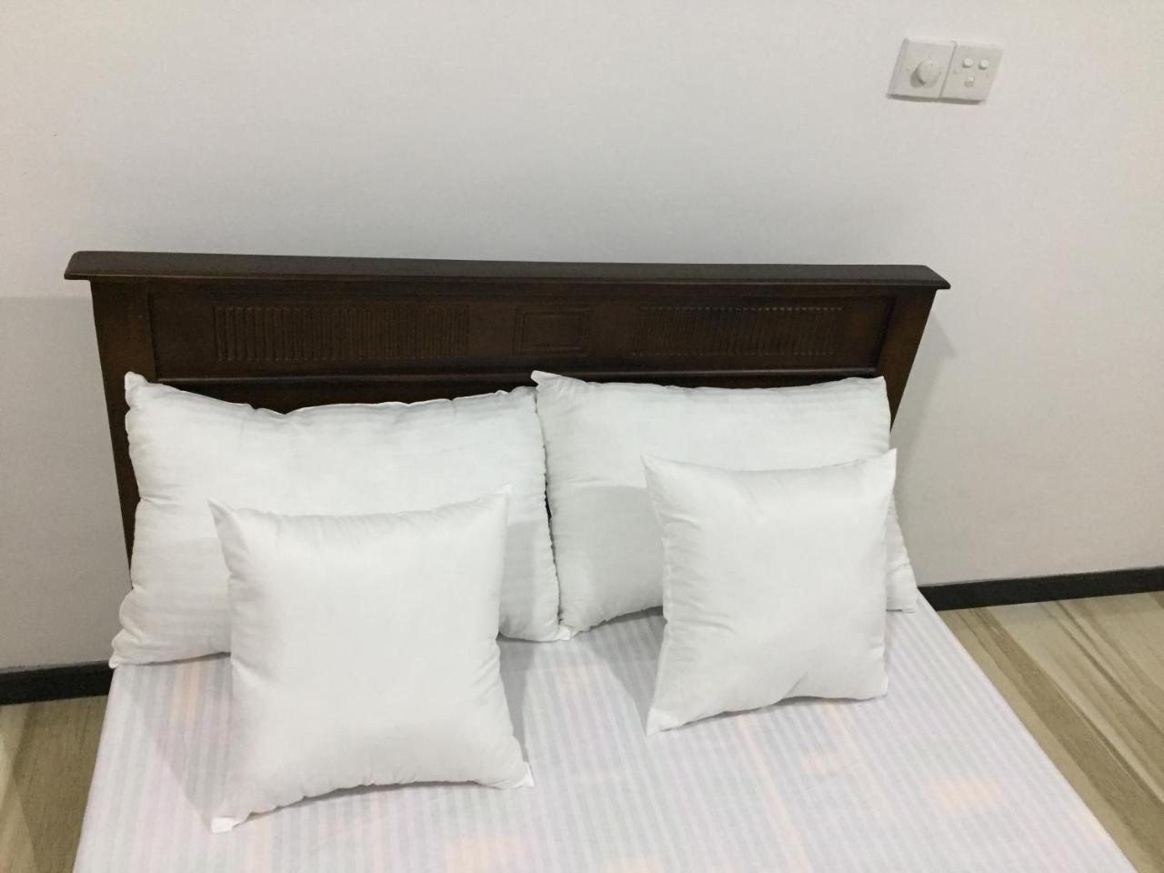 Anthony Guesthouse Hikkaduwa Bagian luar foto